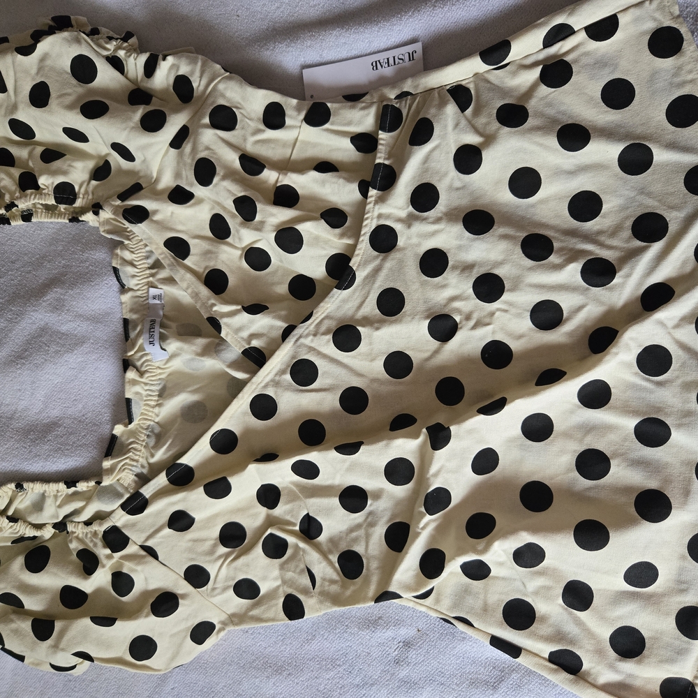 JustFab Cream and Black Ruffled Cap Sleeve Blouse